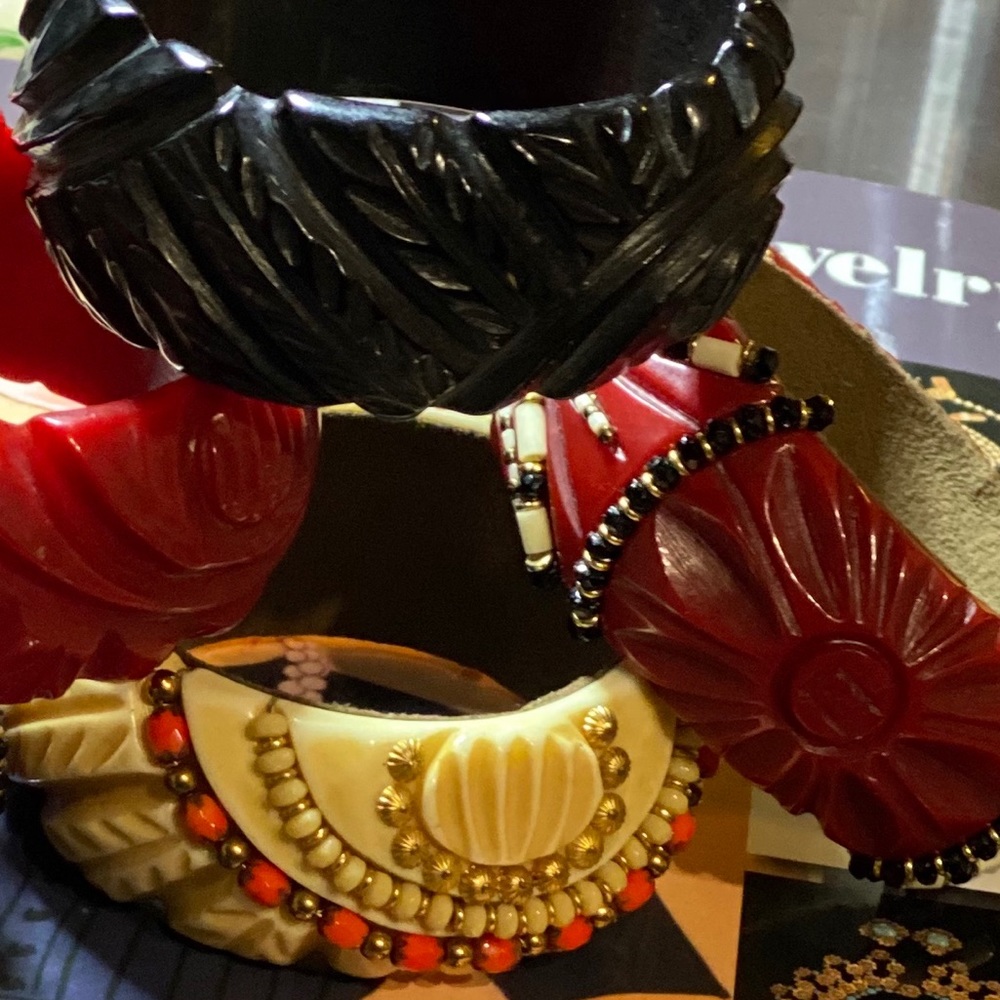 Miriam Haskell Carved Beaded Resin Bangle Lot of 4 - Picture 13 of 15